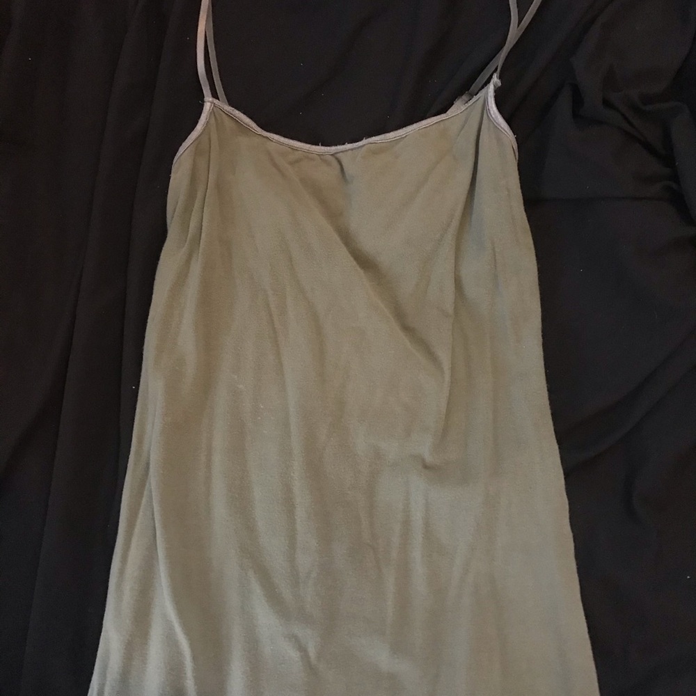 Basic green cami - Picture 2 of 2